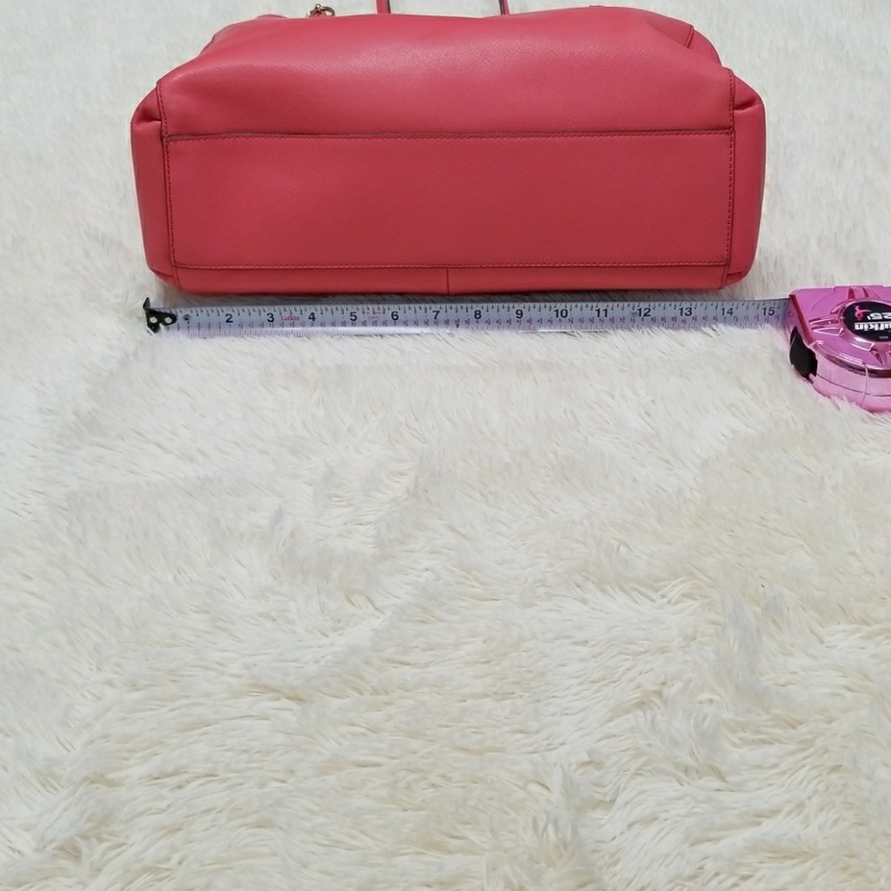 Authentic Coach bag coral with gold accents - Picture 4 of 8